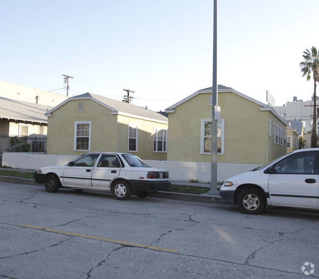 Building Photo - 1030-1034 1/2 Wilcox Ave