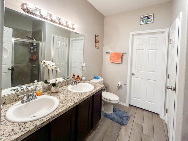 Building Photo - 8723 Shiloh Rock Dr