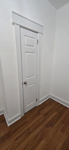 Building Photo - 39 E 26th St