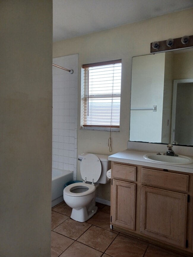 Building Photo - 464 Short Pine Cir