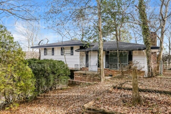Primary Photo - Beautifully renovated home with 3 bedroom ...