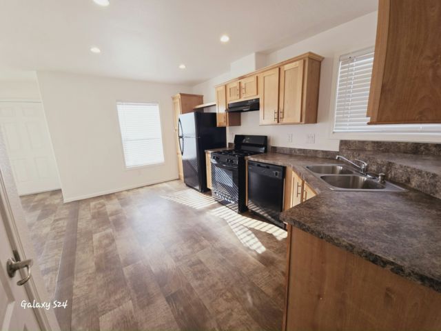 Building Photo - 825 N Lamb Blvd