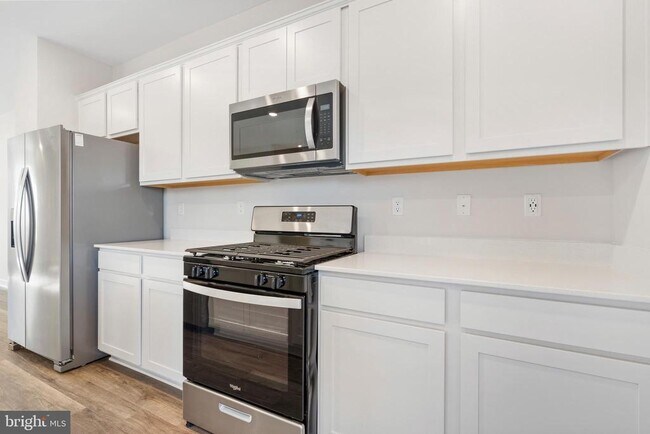 Building Photo - 7430 Fern Gully Way