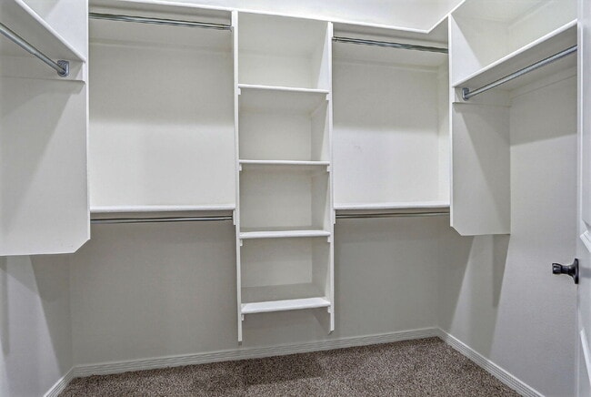 Building Photo - 3 bedroom 2 bath with washer and dryer in 79928