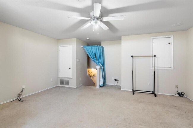 Building Photo - 707 Broken Bow Dr