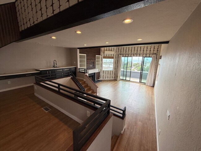 Building Photo - 2 Bedroom, 2 Bath + Loft, with Exceptional Views! Just Steps to the Beach!