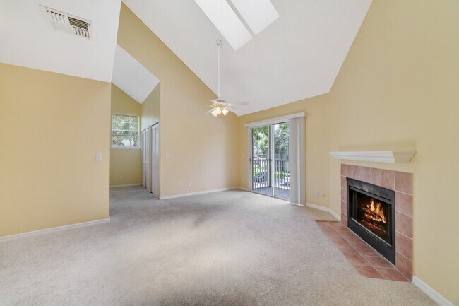 Building Photo - 6052 Westgate Dr