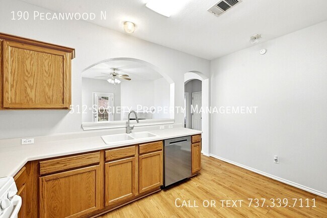 Building Photo - 190 Pecanwood N