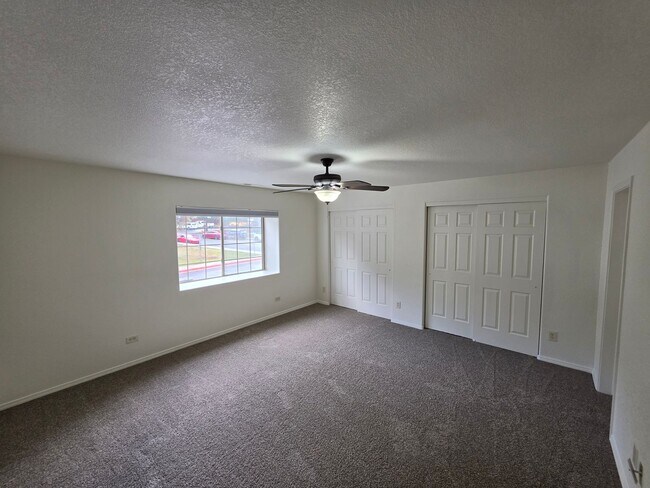 Building Photo - 6452 N Conrad Ln
