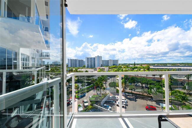 Building Photo - 3700 Galt Ocean Dr