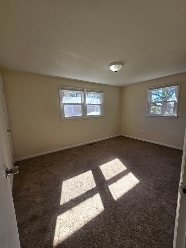 Building Photo - 2604 Wayside Dr