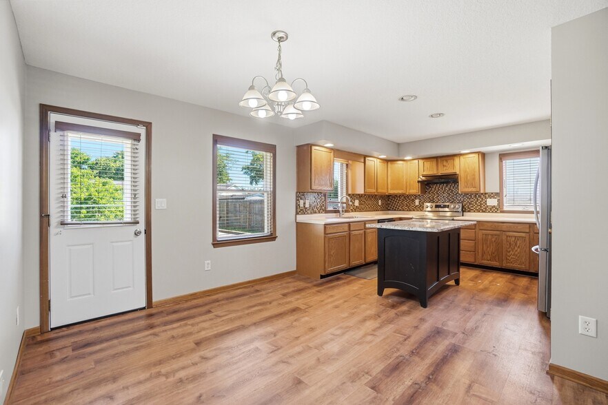 Building Photo - 245 Fitchland Dr