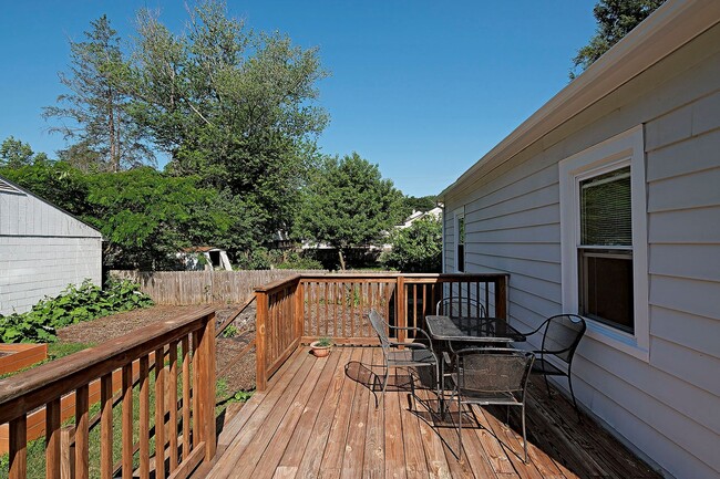 Building Photo - Charming Woolen Mills Home Near Meade Park