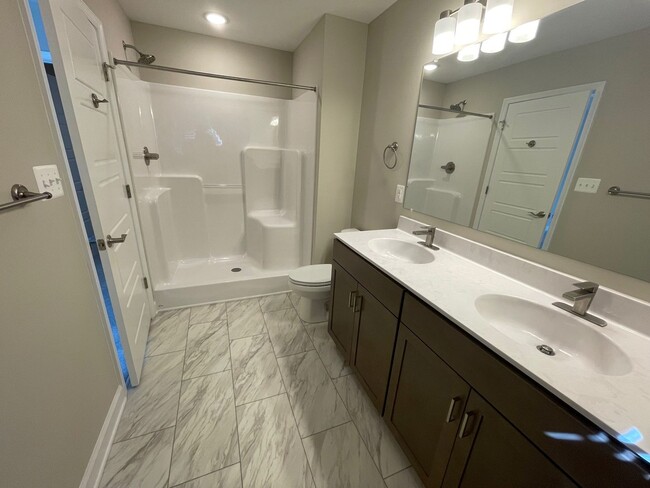 Building Photo - Luxury Rental The Townes at Congers Creek