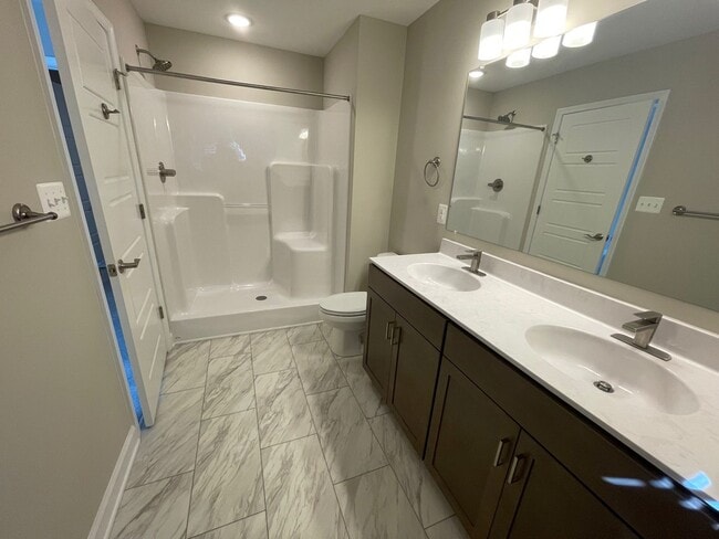 Building Photo - Spacious Luxury Townhome! Outstanding Location!