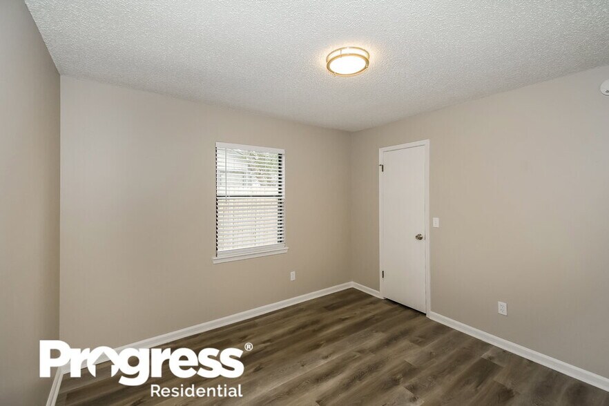 Building Photo - 8026 Fleur De Lis Dr