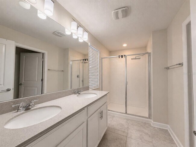 Building Photo - 10253 Love Story St