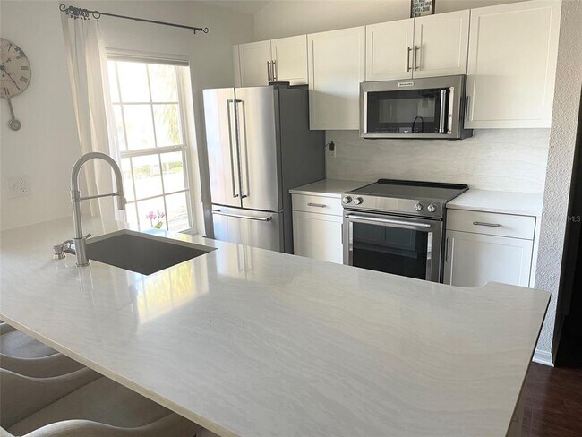 Building Photo - 4275 Castle Bridge