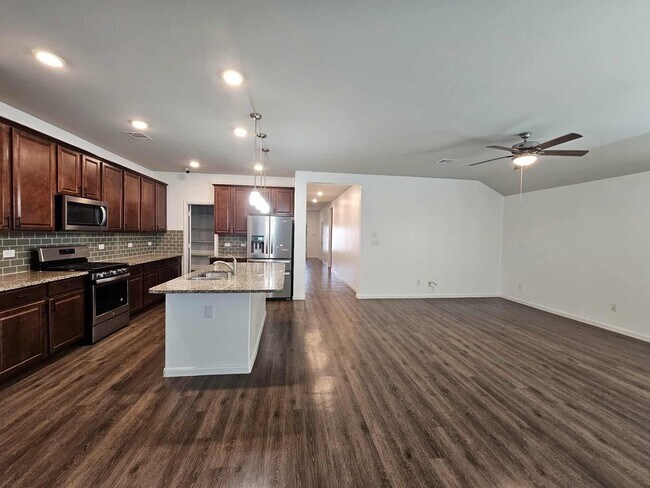 Building Photo - 2111 Levant Ln
