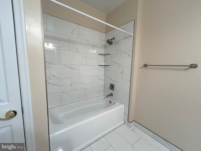 Building Photo - 2921 Deer Hollow Way