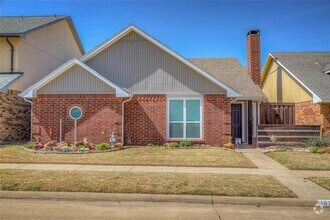Building Photo - 1029 Wakefield Dr