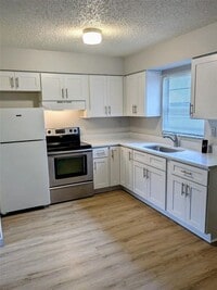 Building Photo - 620 Wildwood Way