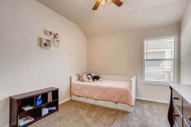 Building Photo - 1204 Utopia Ln