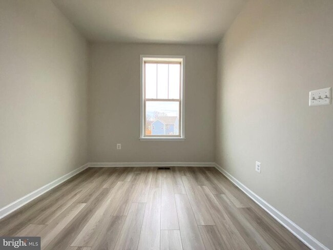 Building Photo - 1659 Magundy St