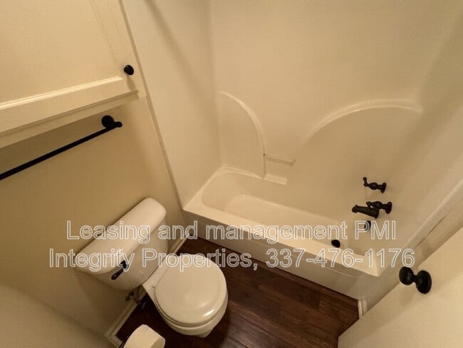Building Photo - 109 Sugarcreek Dr