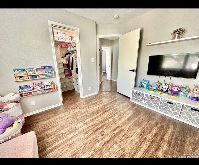 Building Photo - 10142 Amber Flora Dr