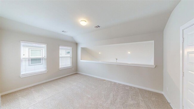 Building Photo - 333 Spruce Oak Ln