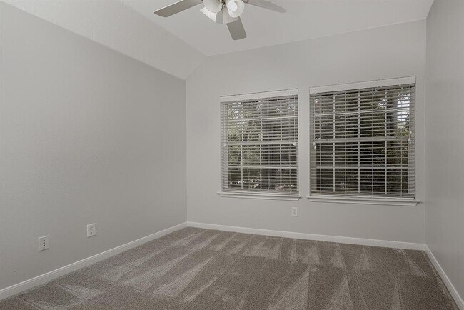 Building Photo - 23 Shellbark Pl