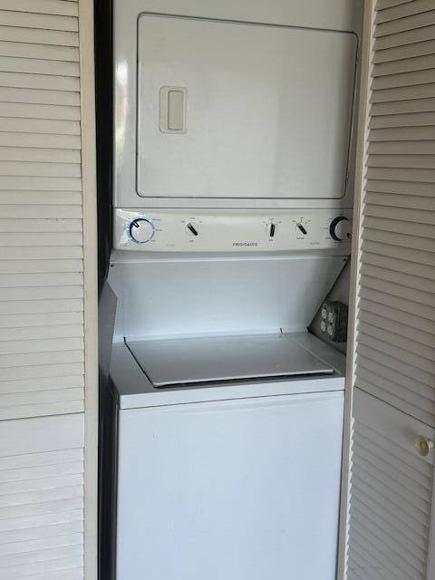 Building Photo - 161 Lake Frances Dr