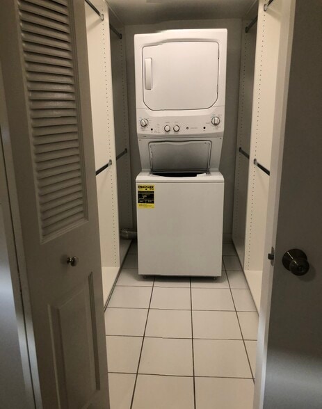 Walk in closet/ New Washer/dryer - 1210 Old Boynton Rd