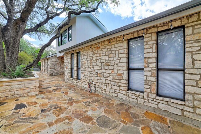 Building Photo - 7903 Entrada Cove