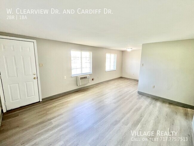 Building Photo - 81 W Clearview Dr