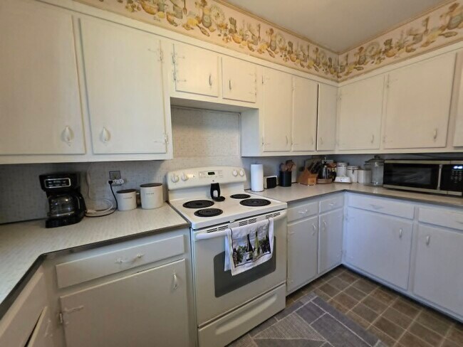 Building Photo - 104 Lee Dr