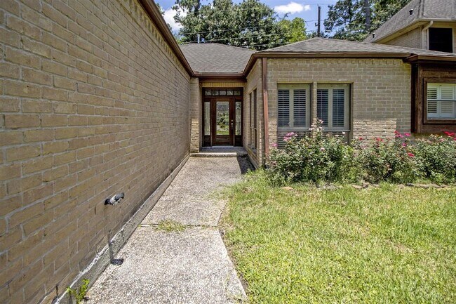 Building Photo - 3323 Village Falls Ct