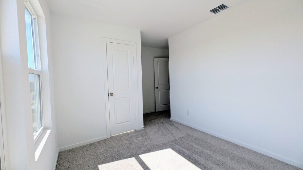 Building Photo - 732 Sandhill Crane Ln