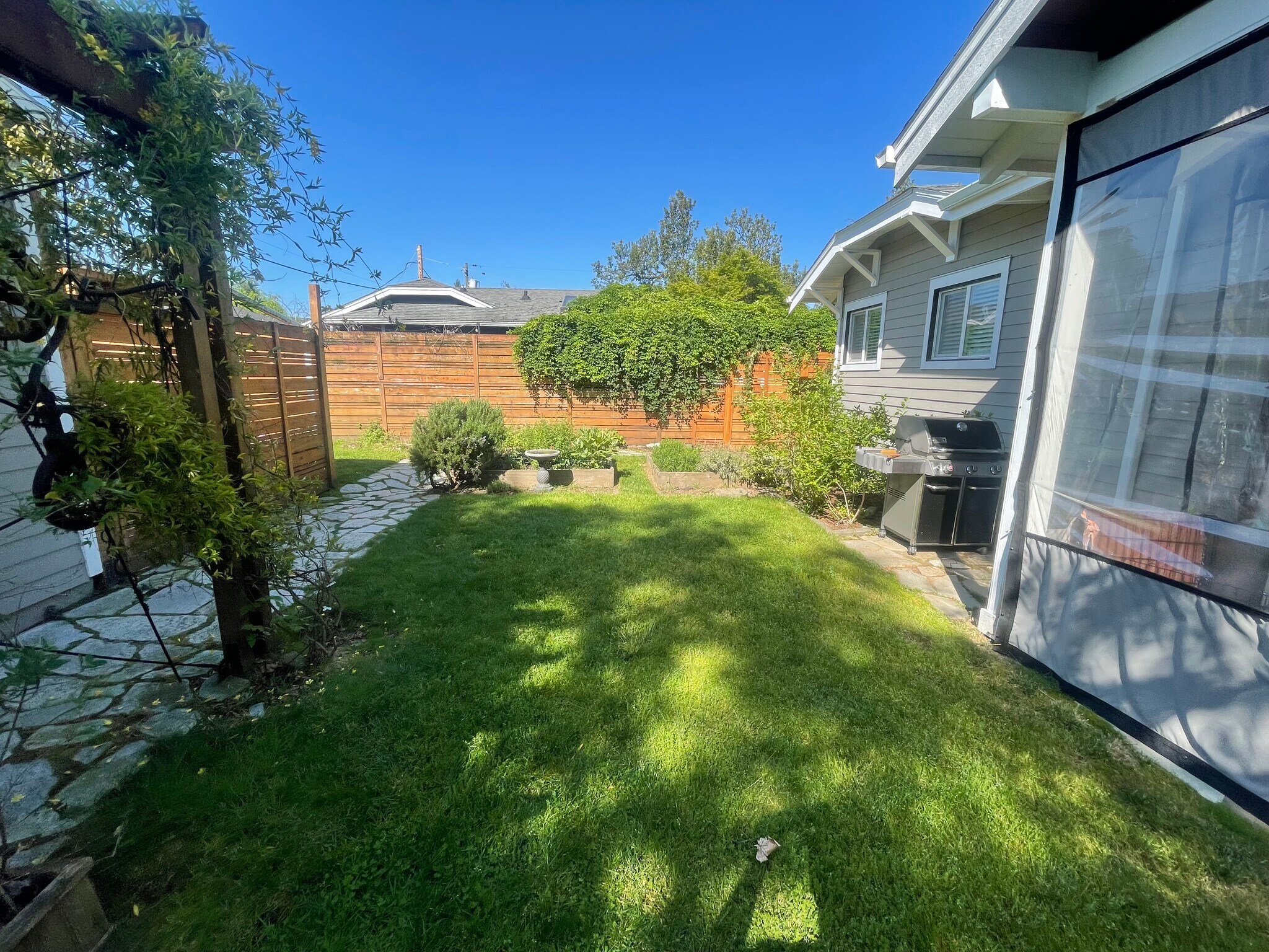 Building Photo - 824 N Killingsworth Ct