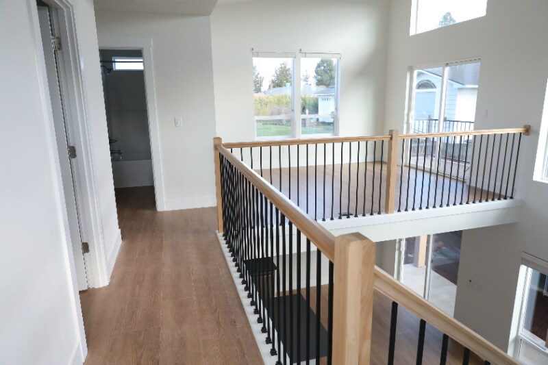 Building Photo - 12907 SE Ridgecrest Rd