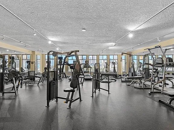 Building Photo - 275 Bayshore Blvd