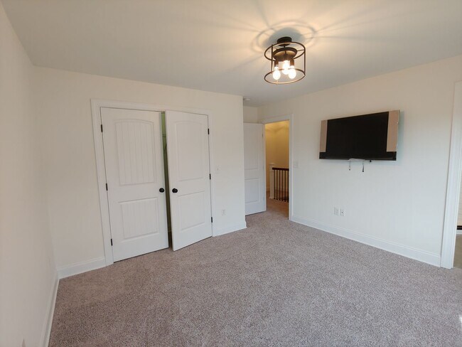 Building Photo - 3 Bedroom, 2.5 Bath Townhome Close to UTC!