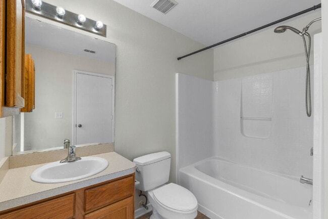 Building Photo - 147 Cabana Way