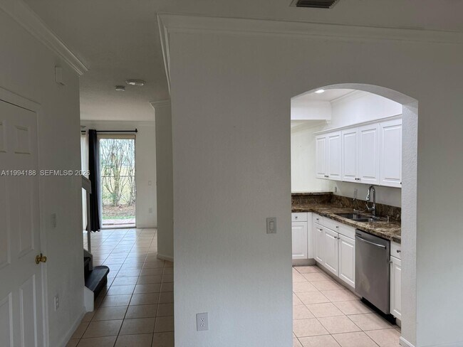 Building Photo - 650 NW 170th Terrace