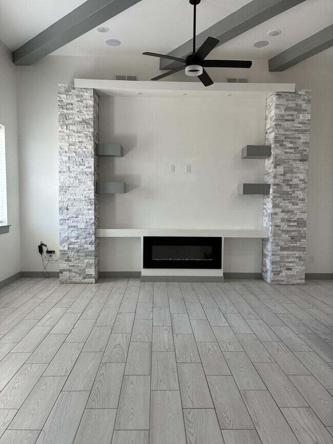 Building Photo - 13840 Paseo de Loma Ct