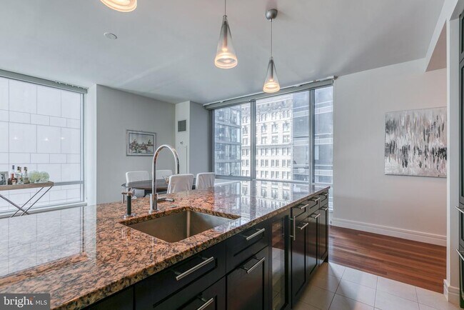 Building Photo - 1414 S Penn Square