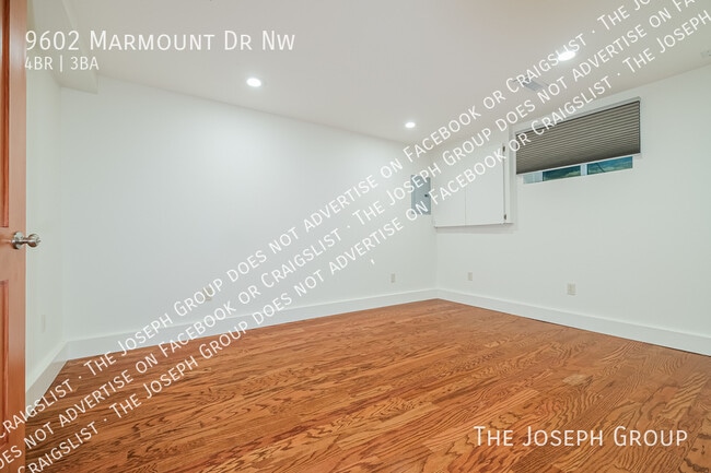 Building Photo - 9602 Marmount Dr NW