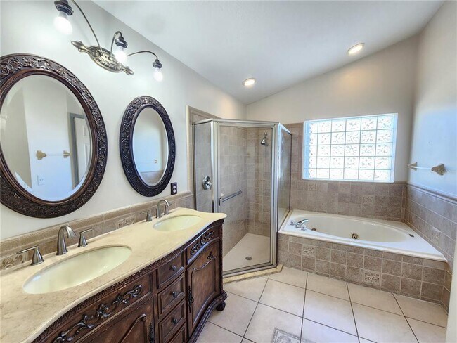 Building Photo - 2303 Laurel Pine Ln