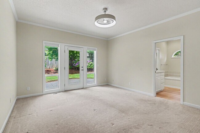Building Photo - Well-Kept Single-Level 3 bed, 2 bath home in West Salem